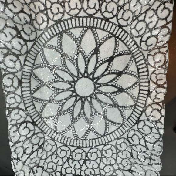 SOLD Sydenstricker Fused Art Glass Dessert Plate White Embassy Lace Signed 15.5” - Picture 2 of 6